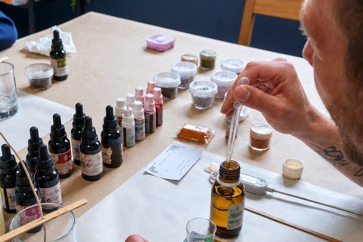 Athens: Candle-Making Workshop with Souvenir Candle