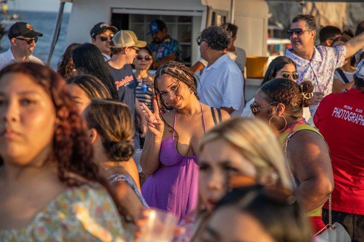 Sunset Booze Cruise with Drinks, Fajita Dinner and Party Vibes
