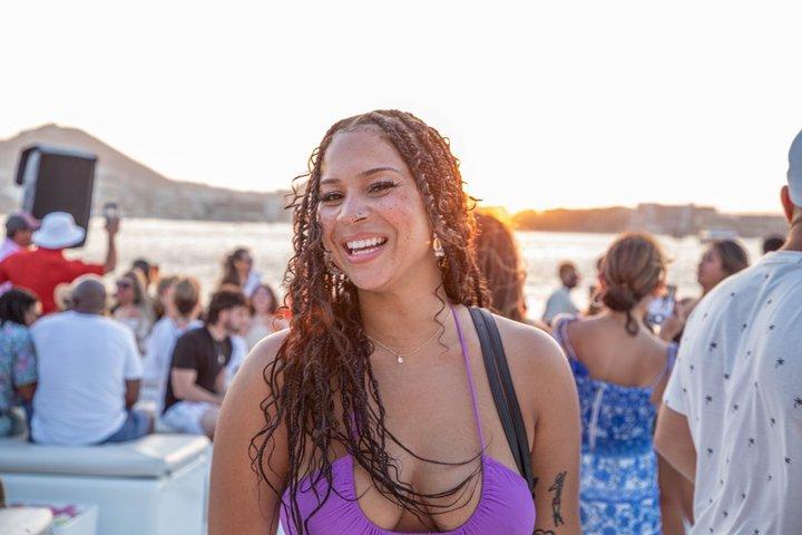 Sunset Booze Cruise with Drinks, Fajita Dinner and Party Vibes