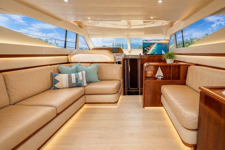Miami Yacht Rentals | + 2 Free Jet Skis | Azimut 55ft up 13 ppl
