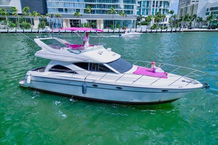 50ft Pink Yacht and 2 Jetkis Included Charter in Miami