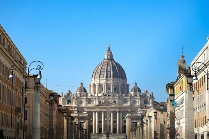 St. Peter's Basilica Priority Entry with Digital Audio Guide