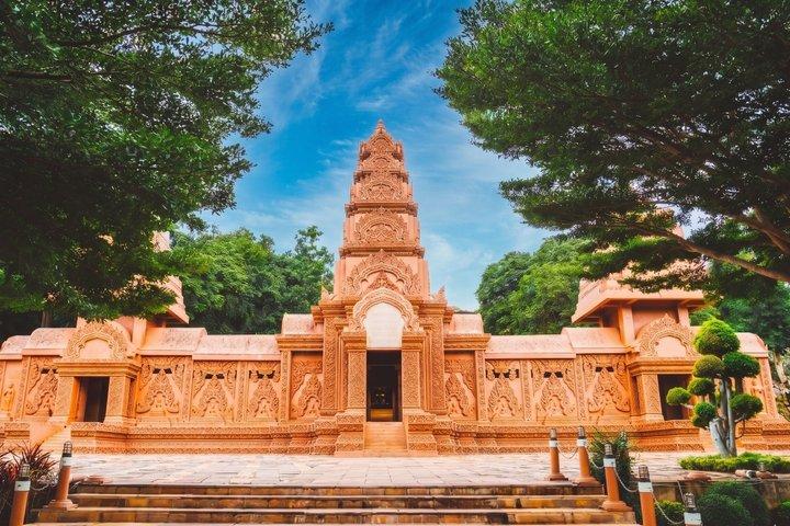 Kanchanaburi Private Tour: Erawan Waterfalls & Cave Temples