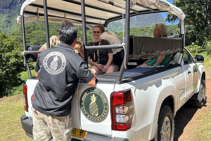 Safari 4x4 Adventure Tour in Moorea