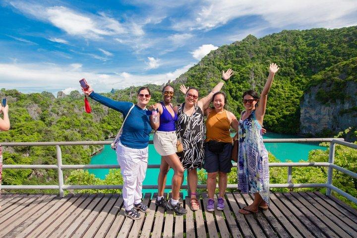 Angthong Catamaran Tour from Koh Samui with Lunch and Transfers