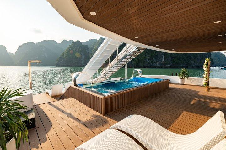 HERA CRUISE - Most Luxury Day Cruise in Ha Long Bay & Lan Ha Bay