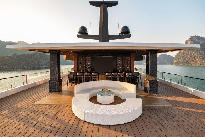 Hera Day Cruise Best Choice for Luxury Day Tour to Halong Bay