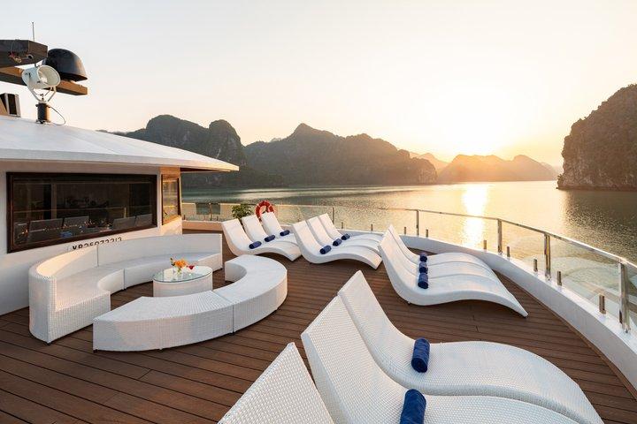 Hera Day Cruise Best Choice for Luxury Day Tour to Halong Bay