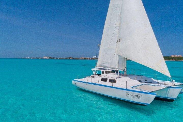 Catamaran to Isla Mujeres and Snorkeling Open Bar with Beach Club