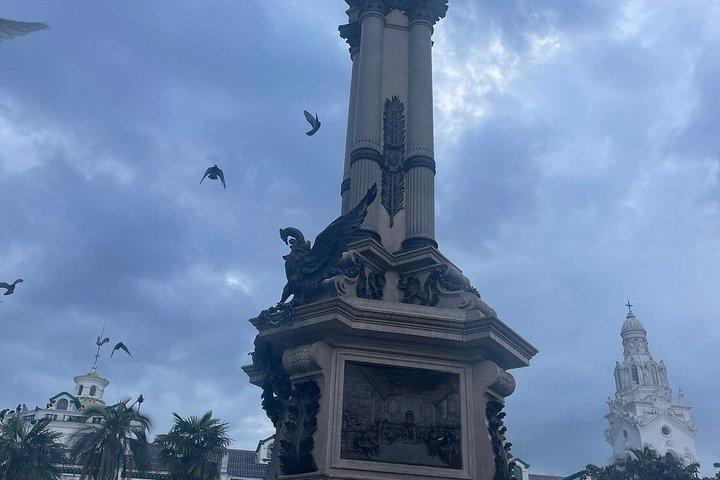 Quito Old Town Free Walking tour Small group Cacao Taste included