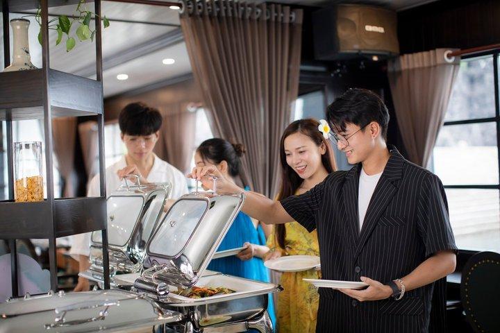 Premium Day Cruise to Bai Tu Long Bay from Cruise Port