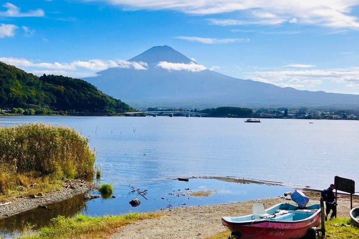 Mt. Fuji, Chureito Pagoda & Lake Kawaguchiko Day Tour from Tokyo