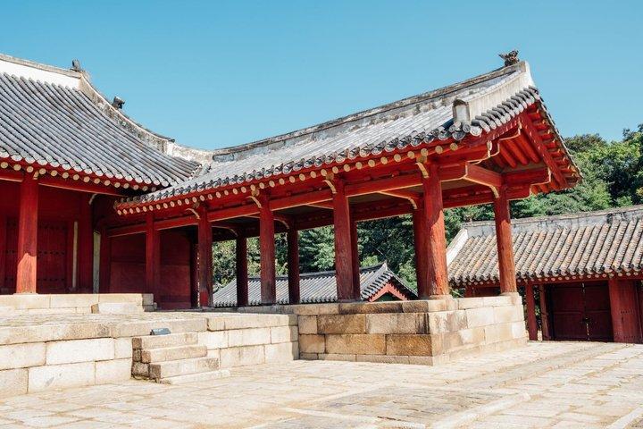 Seoul Changdeokgung Palace and Hidden Bukchon Walking Tour