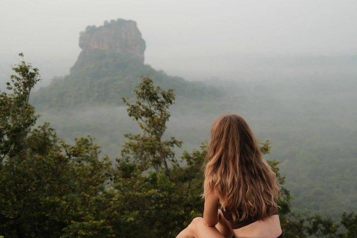 Sigiriya 2Day 1Night Tour with Hotel and Entrance Fees