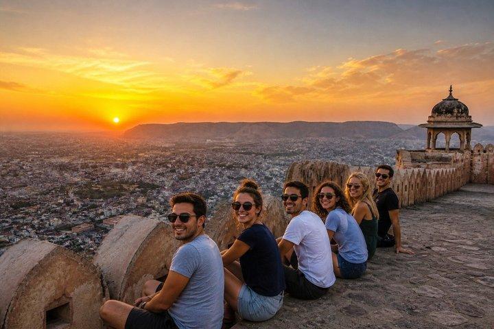 Jaipur by Night: Private 4x4 Jeep Safari with Palace Views