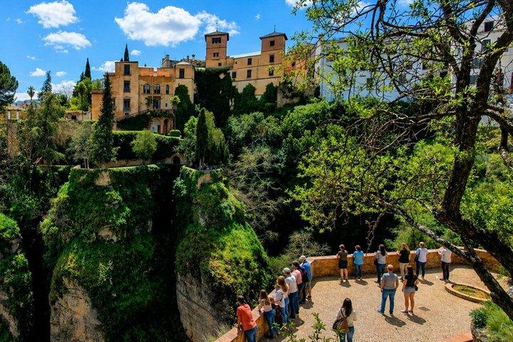 Round and Setenil of the Wineries with Transport from Malaga