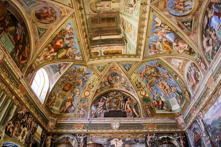 Vatican Museum and Sistine Chapel Skip The Line With Audio Guide