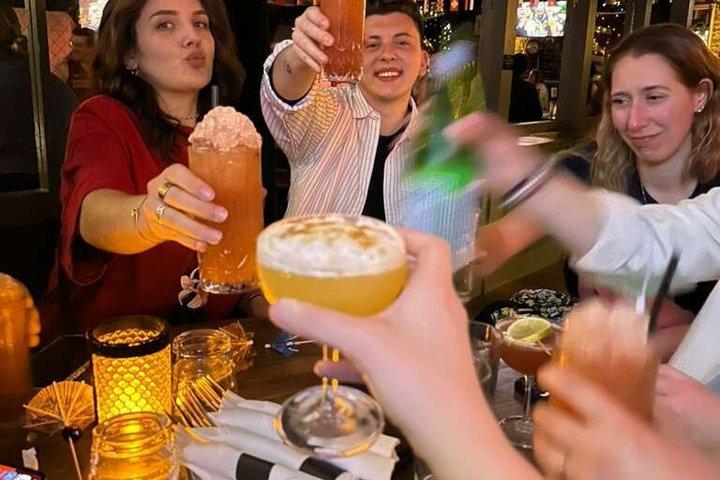 Speakeasy Drinks and Prohibition History Tour NYC