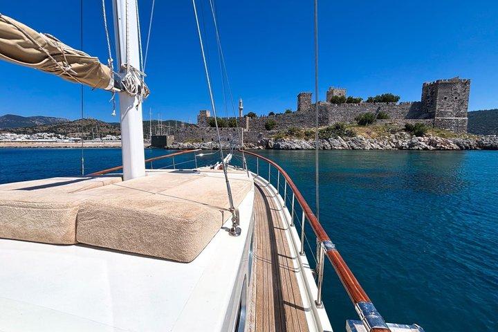 Private Boat Tour in Bodrum – 6 Hours with Lunch & Swimming Break