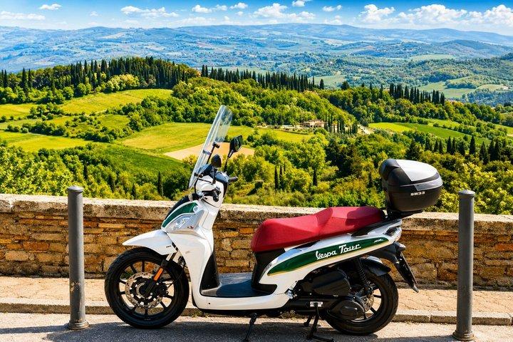 Chianti Scenic Drive with Wine Tastings & Tuscan Lunch