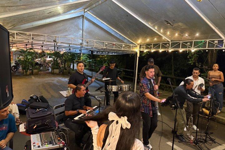 Medellin Salsa Nightlife: Class, Cocktail & Live Music