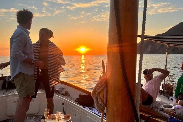 Sunset Boat Tour in Portovenere and Palmaria