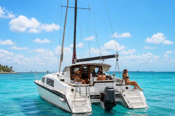 Private Cancun Catamaran Isla Mujeres Open Bar and Lunch
