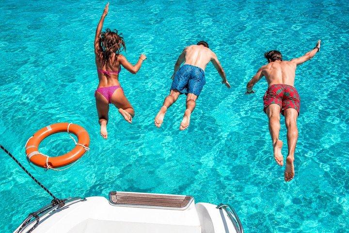 Private Cancun Catamaran Isla Mujeres Open Bar and Lunch