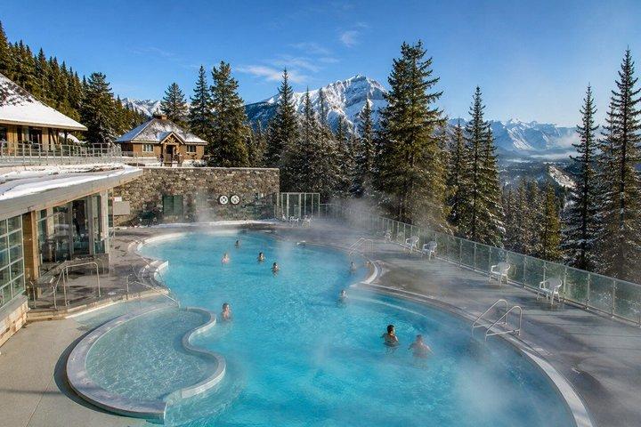 Banff Town: Lake Louise, Moraine Lake & Gondola Tour
