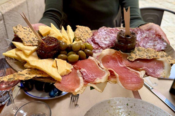 Split Old Town Authentic Food Tour with 9 Dishes & Local Wines