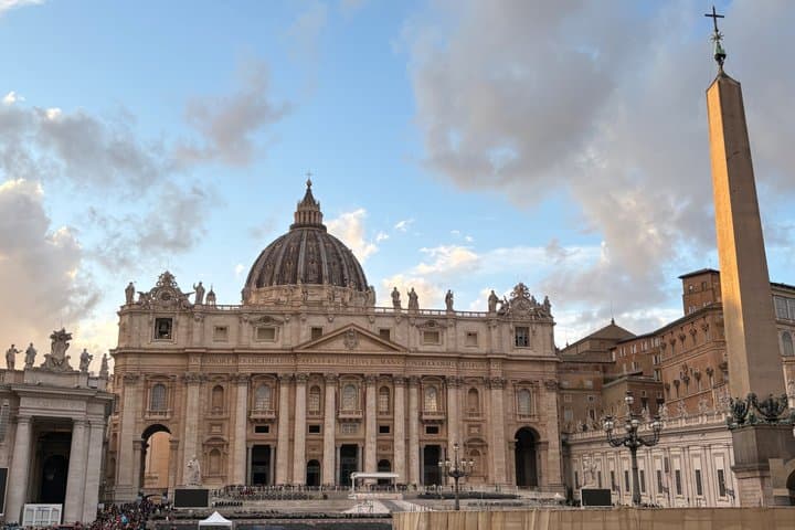 St. Peter's Basilica Skip-The-Line Tour with Official Tour Guide