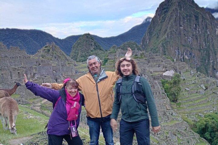 Machu Picchu Shuttle Bus Round-Trip Tickets from Aguas CalienteS