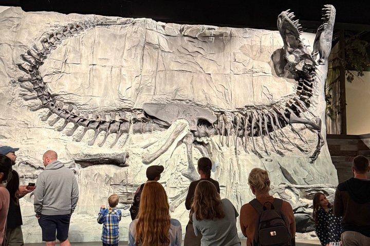 Day of Dinosaurs & Hoodoos from Calgary to Drumheller Badlands