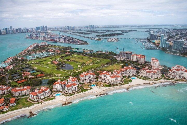 Miami Private Helicopter Tour: South Beach, Downtown & Islands