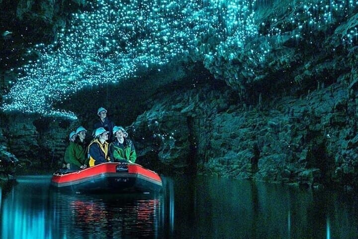 Hobbiton,Waitomo Caves,WaiOTapu & Mitai Māori Village–All In One