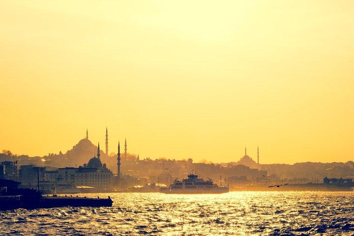 Istanbul Bosphorus Cruise with Breakfast, Lunch or Sunset Option