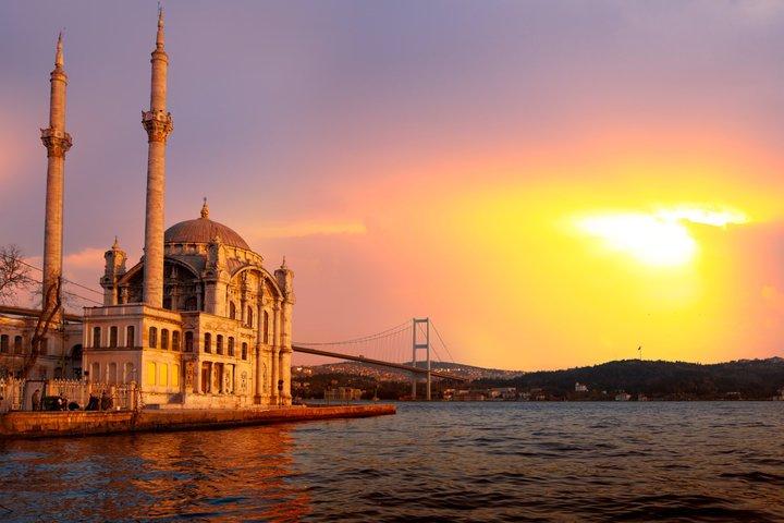 Istanbul Bosphorus Cruise with Breakfast, Lunch or Sunset Option