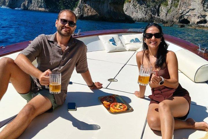 Capri Boat Tour : Small Group Luxury with Pizza and Beer
