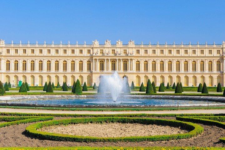 Palace of Versailles: Guided Tour with Skip-the-Line Entry