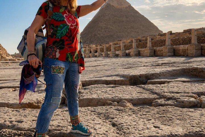 Private Giza Pyramids Tour with Golf Cart, Camel Ride & Breakfast