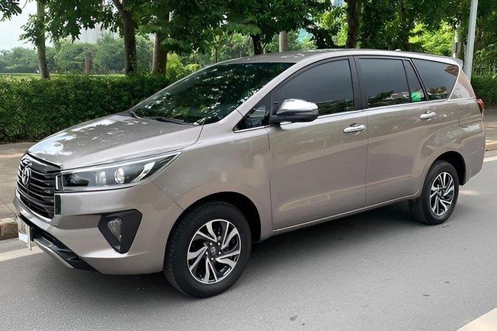 Hanoi Airport Drop-off by 4 Seaters Car