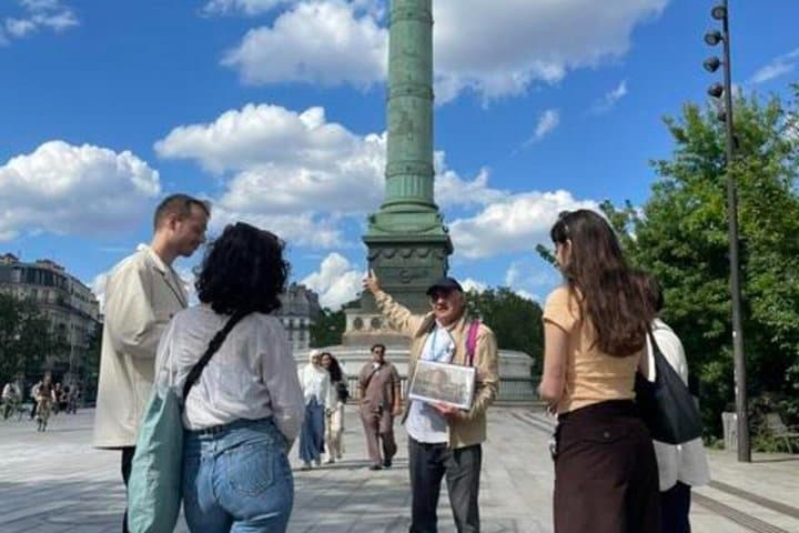 Paris French Revolution Walking Tour with Augmented Reality