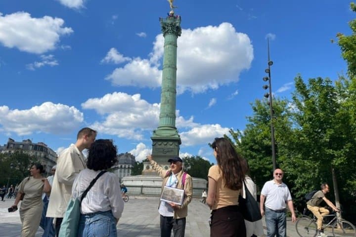 Paris French Revolution Walking Tour with Augmented Reality