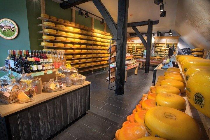 Rembrandt and Vermeer Tour with Dutch Cheese Farm Experience