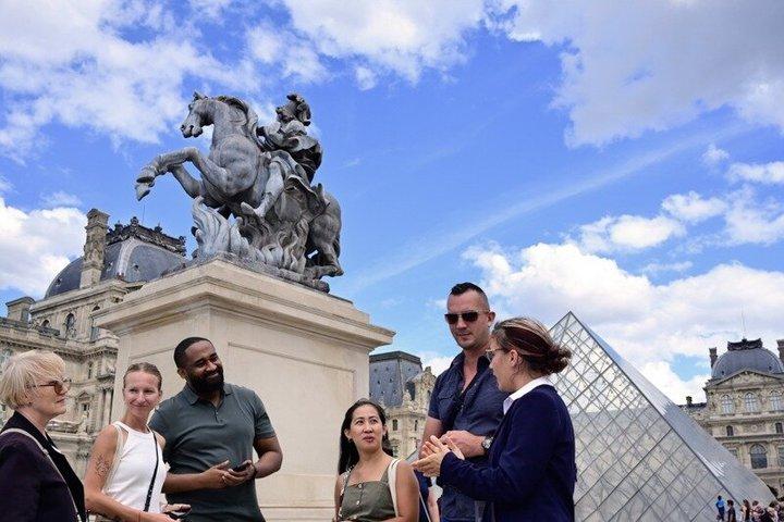 Semi-Private Paris: Louvre Entry + Guided Montmartre & City Walks