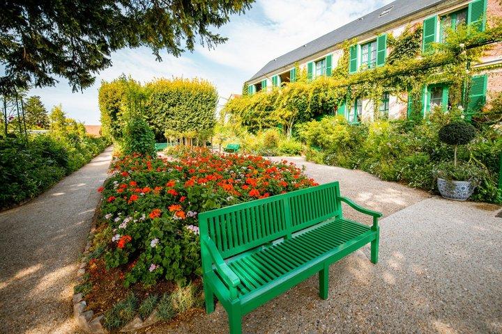 From Paris: Giverny & Monet’s Garden Round-Trip Tour