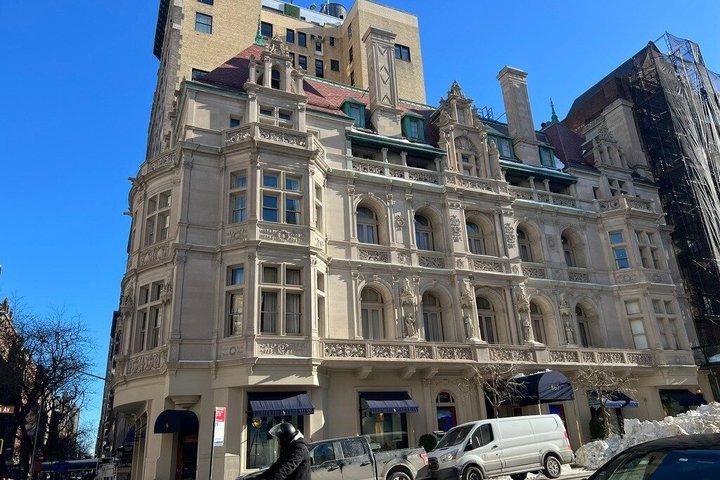 New York Fashion Walking Tour of the Upper East Side