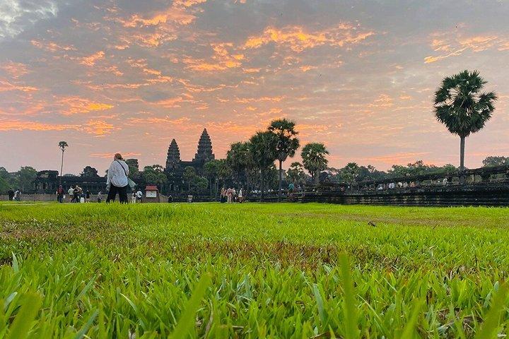 2 Day in Siem Reap Waterfall Foods Angkor Sunrise and Lake Life