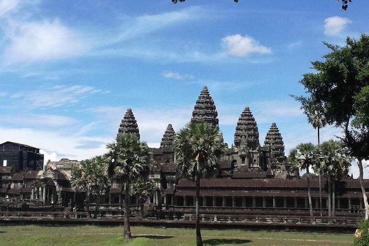 Angkor Wat Sunrise Tour with Bayon & Ta Prohm