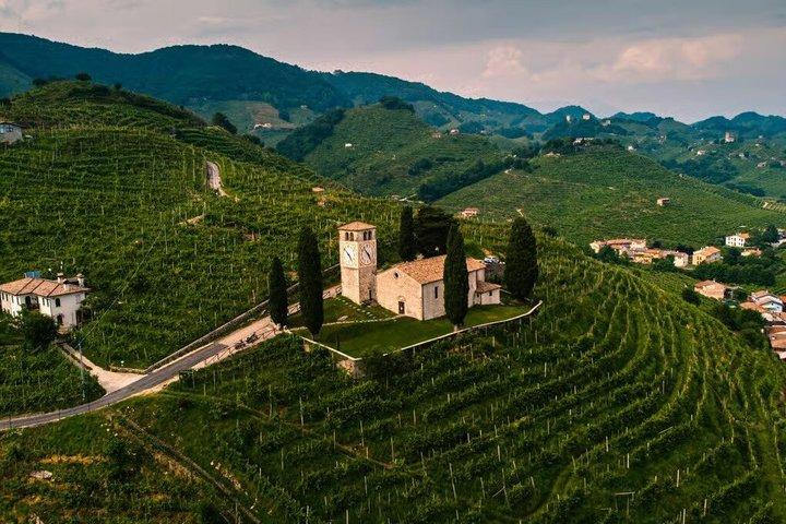 Prosecco Hills Tour with Wine, Spritz and Asolo from Venice